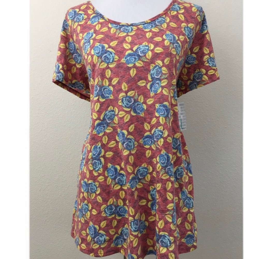 Plus Size  Women Top/ Lularoe Classic T